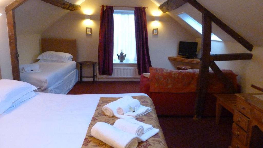Crown Inn Blockley Room photo